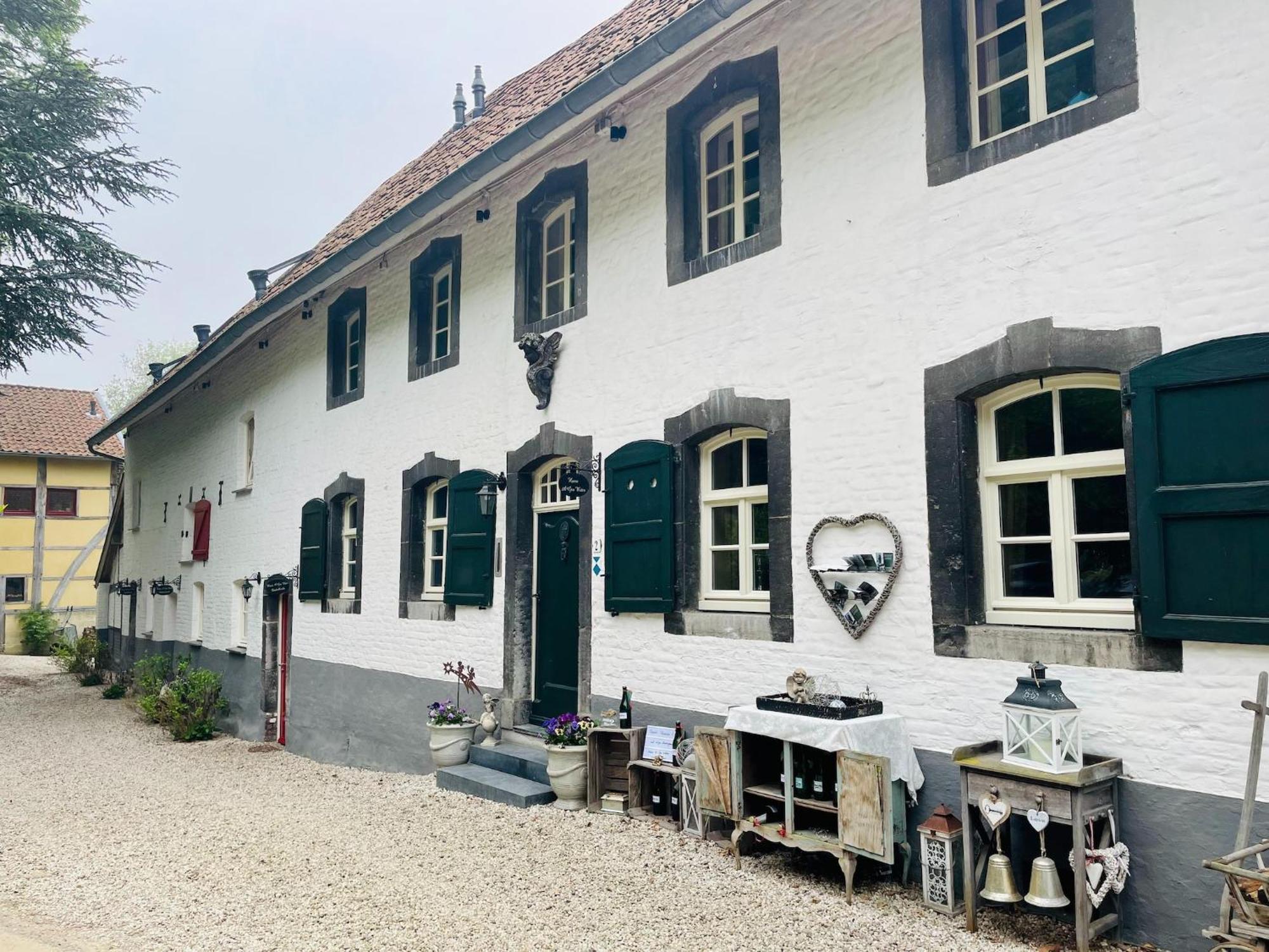 Stunning Holiday Home Near Forest In Slenaken Exterior photo